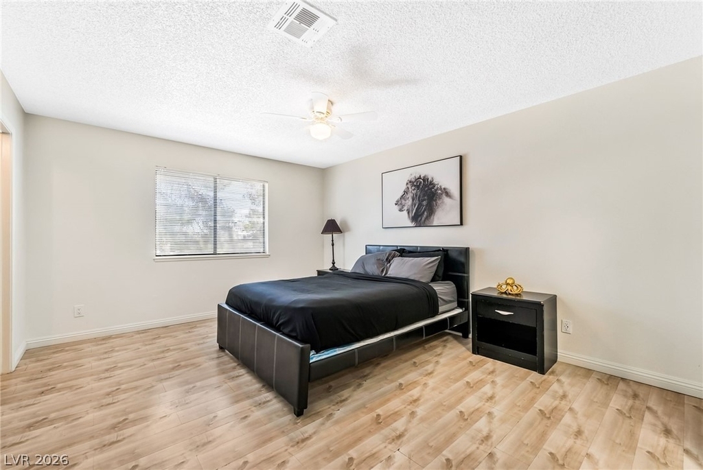 5576 W Rochelle Avenue - Photo 14