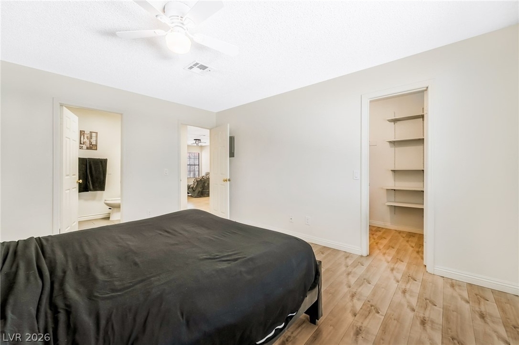 5576 W Rochelle Avenue - Photo 15