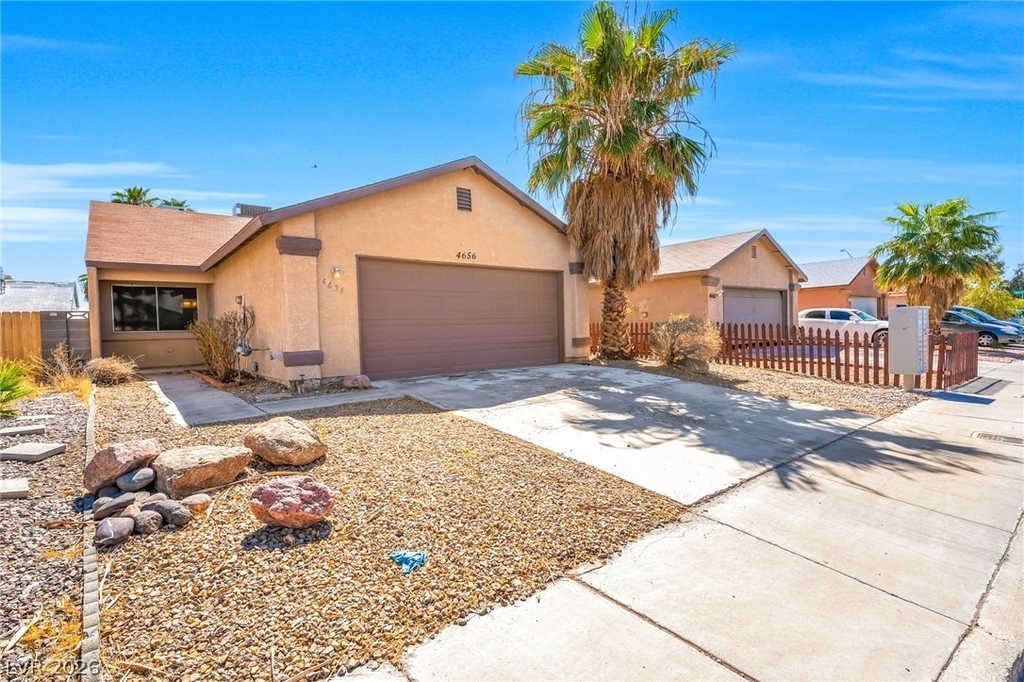4656 Bumblebee Circle - Photo 1