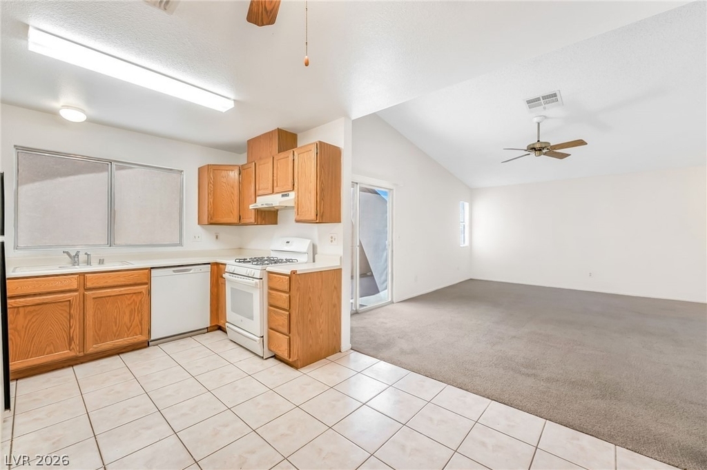 4656 Bumblebee Circle - Photo 5