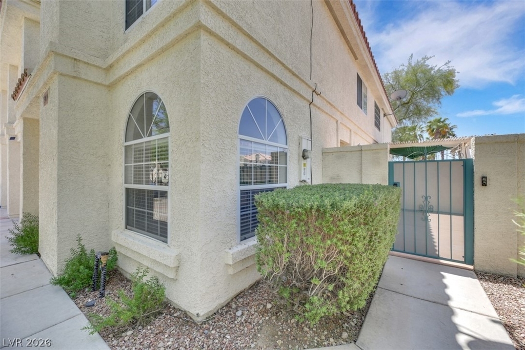 7989 Lisa Dawn Avenue - Photo 3