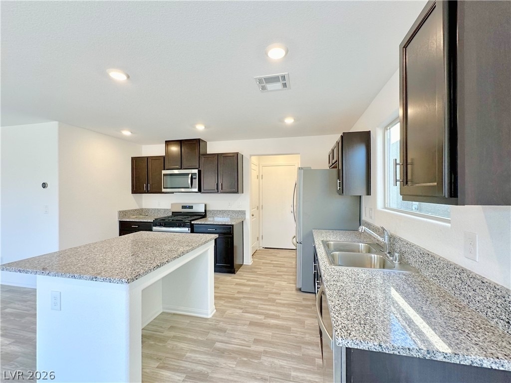 7623 Royal Halo Avenue - Photo 11