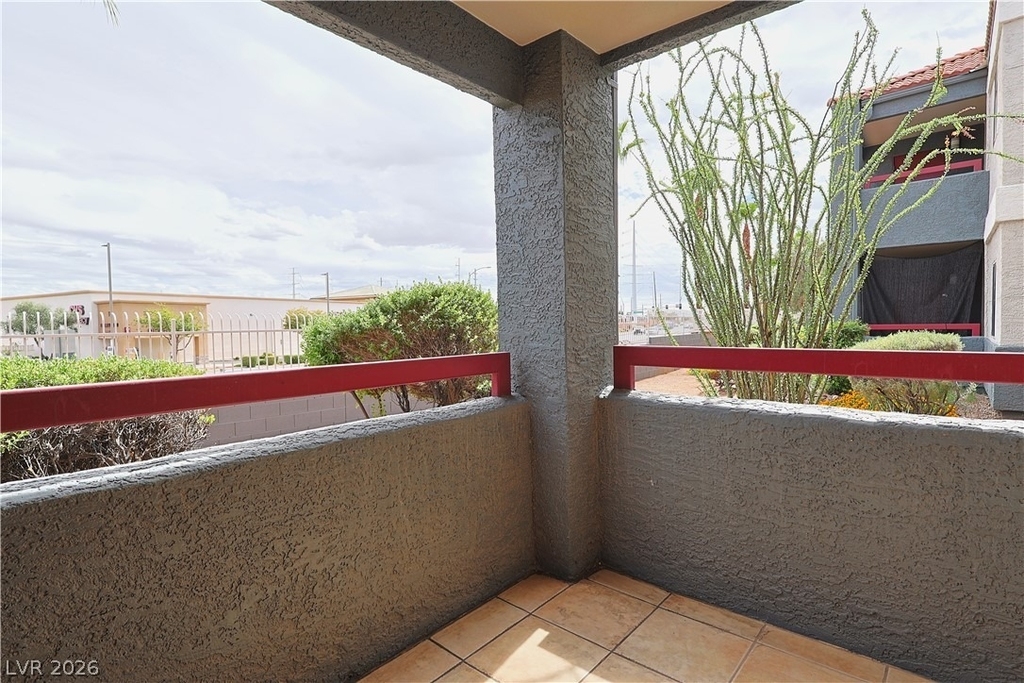 8600 W Charleston Boulevard - Photo 17