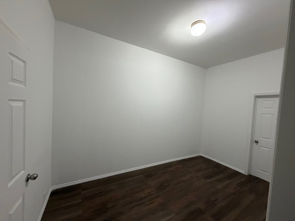 208 St Nicholas Avenue - Photo 9