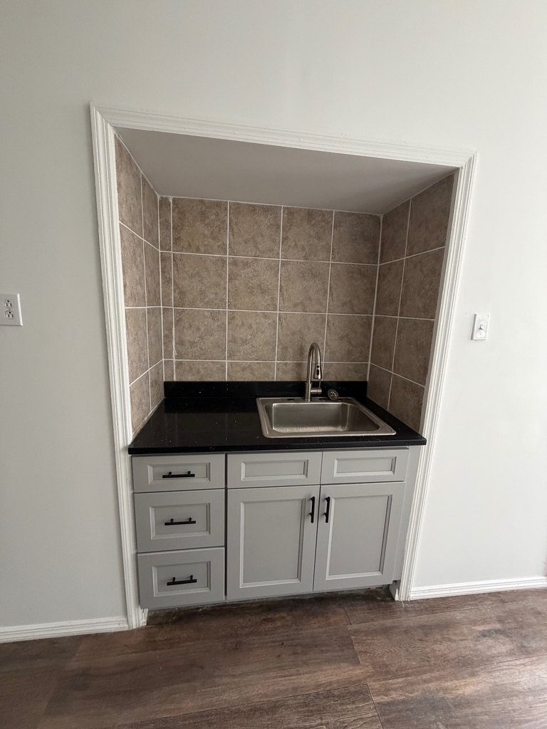 208 St Nicholas Avenue - Photo 1