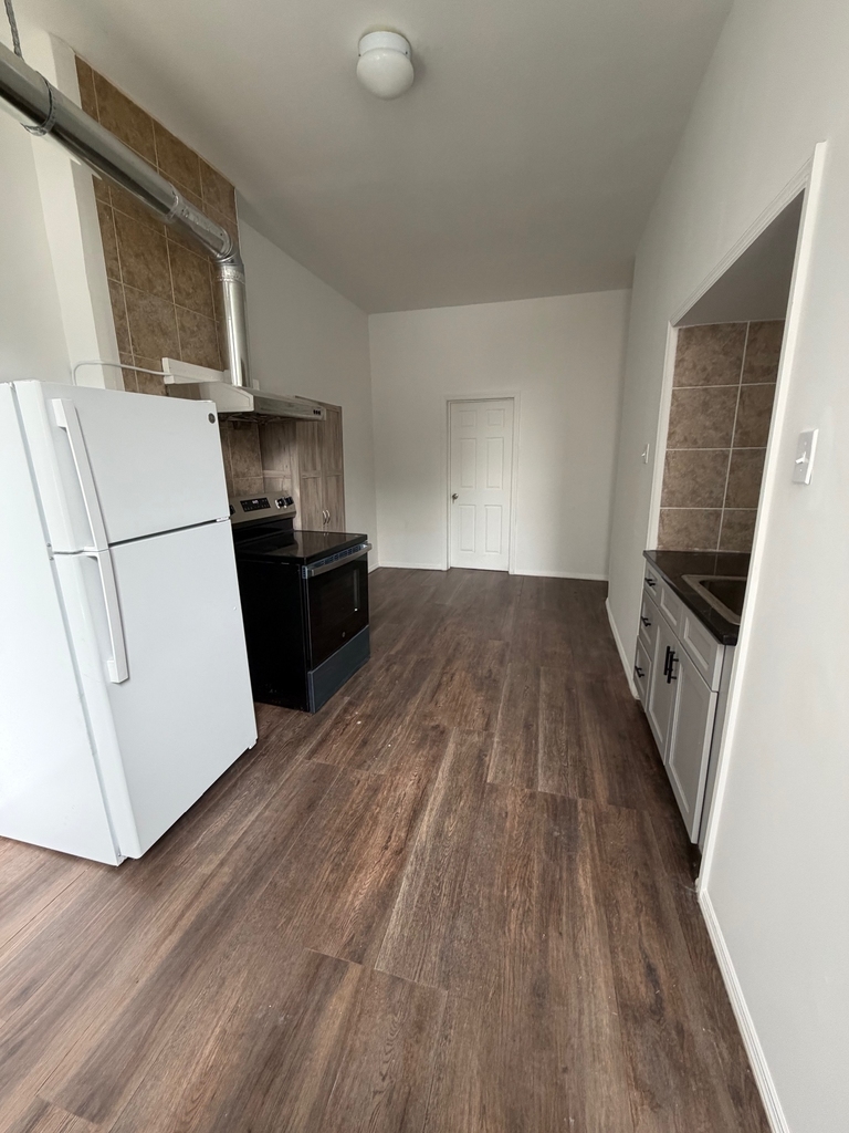 208 St Nicholas Avenue - Photo 0