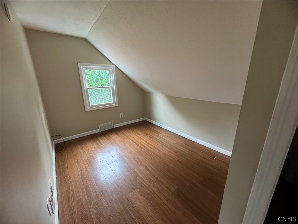 220 Roxann Avenue - Photo 8
