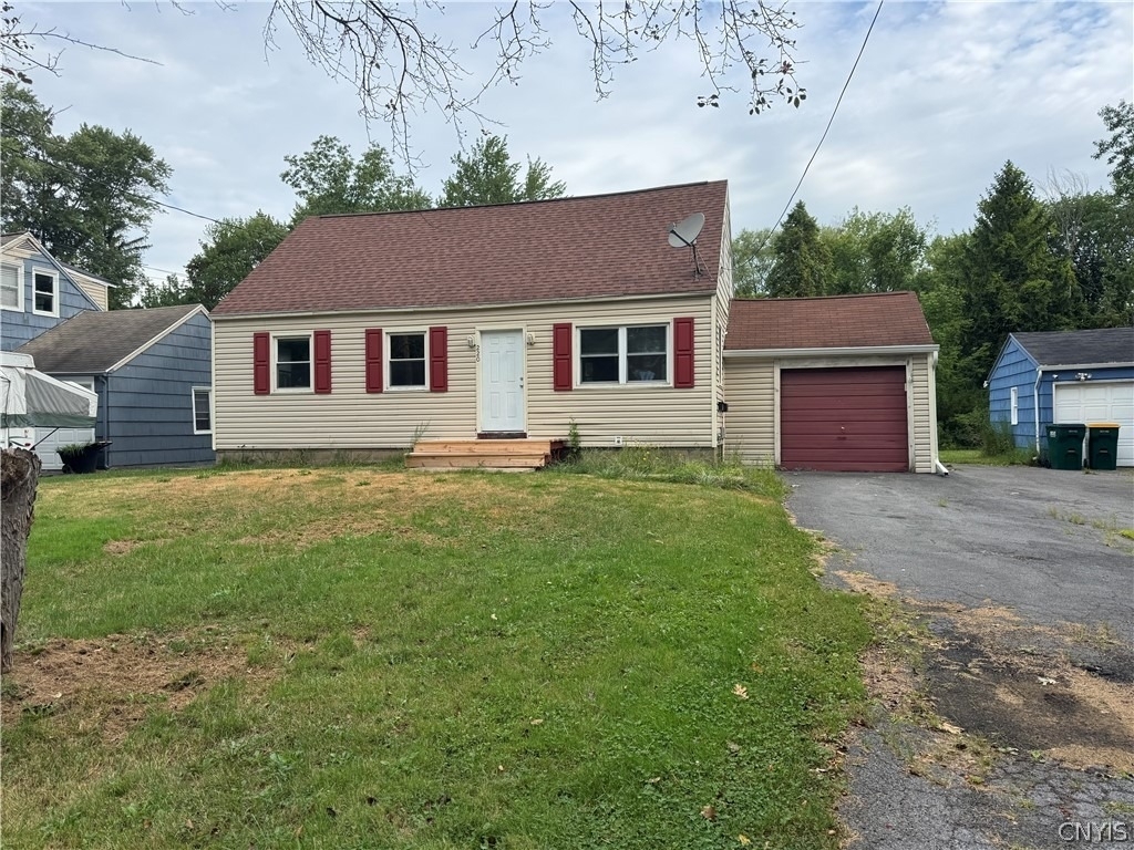 220 Roxann Avenue - Photo 1