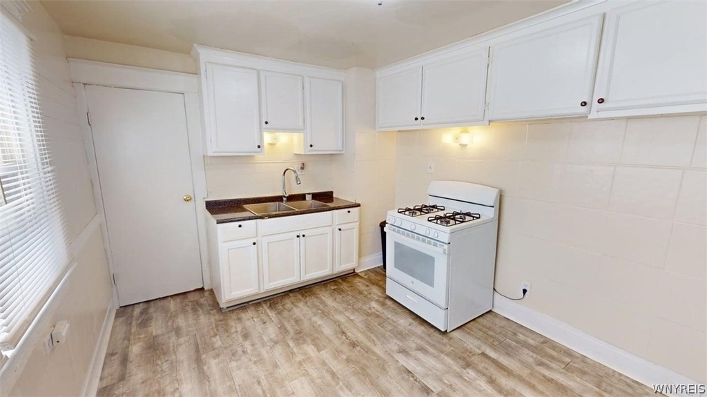 2125 Niagara (lower) Street - Photo 9
