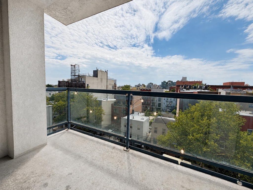 143 Skillman Avenue - Photo 8