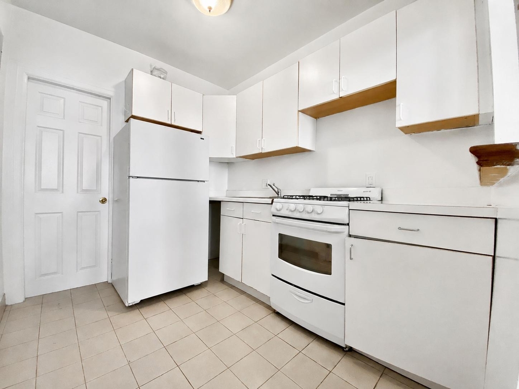 302 West 107th Street - Photo 6