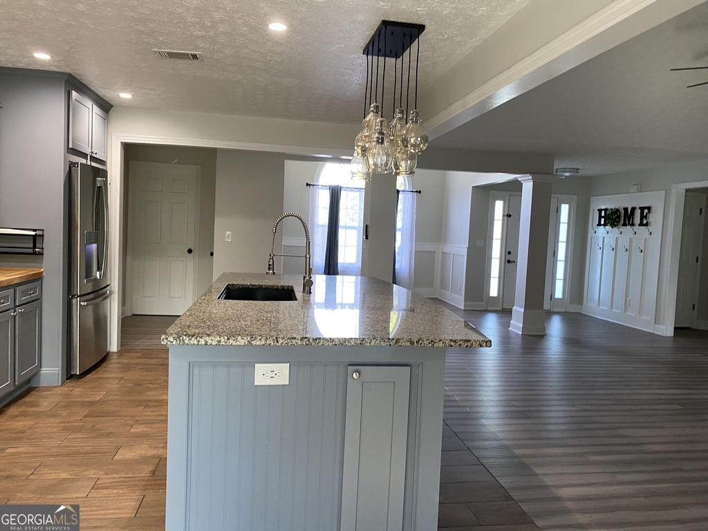 900 Harbins View Drive - Photo 3