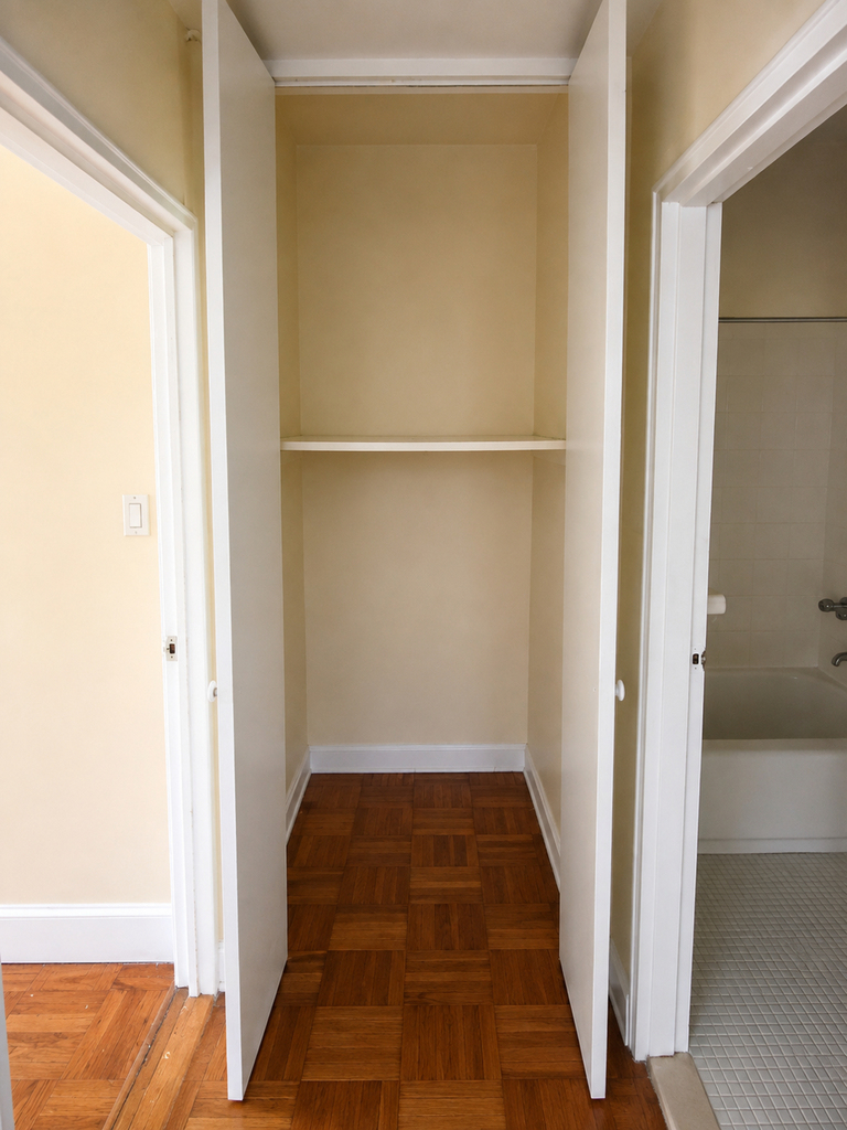 270 Clarkson Avenue - Photo 5