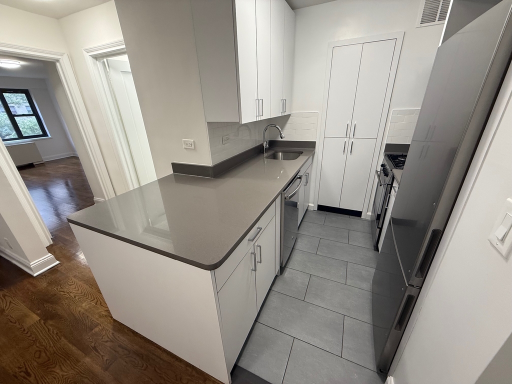 405 East 56th Street - Photo 3