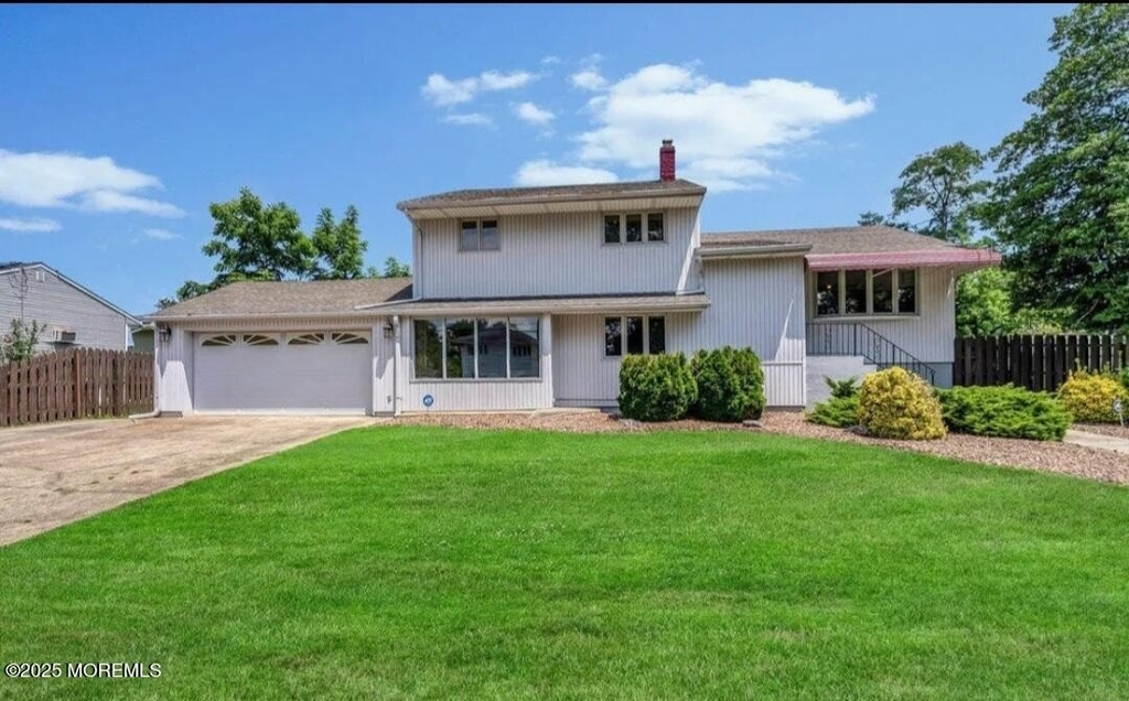 4 Coral Way - Photo 1