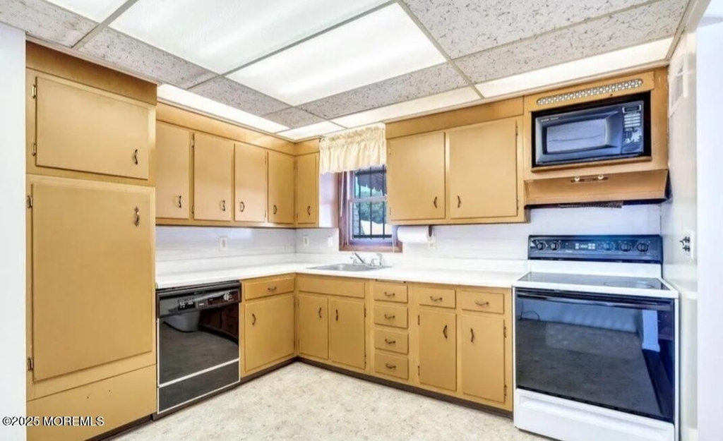 4 Coral Way - Photo 5