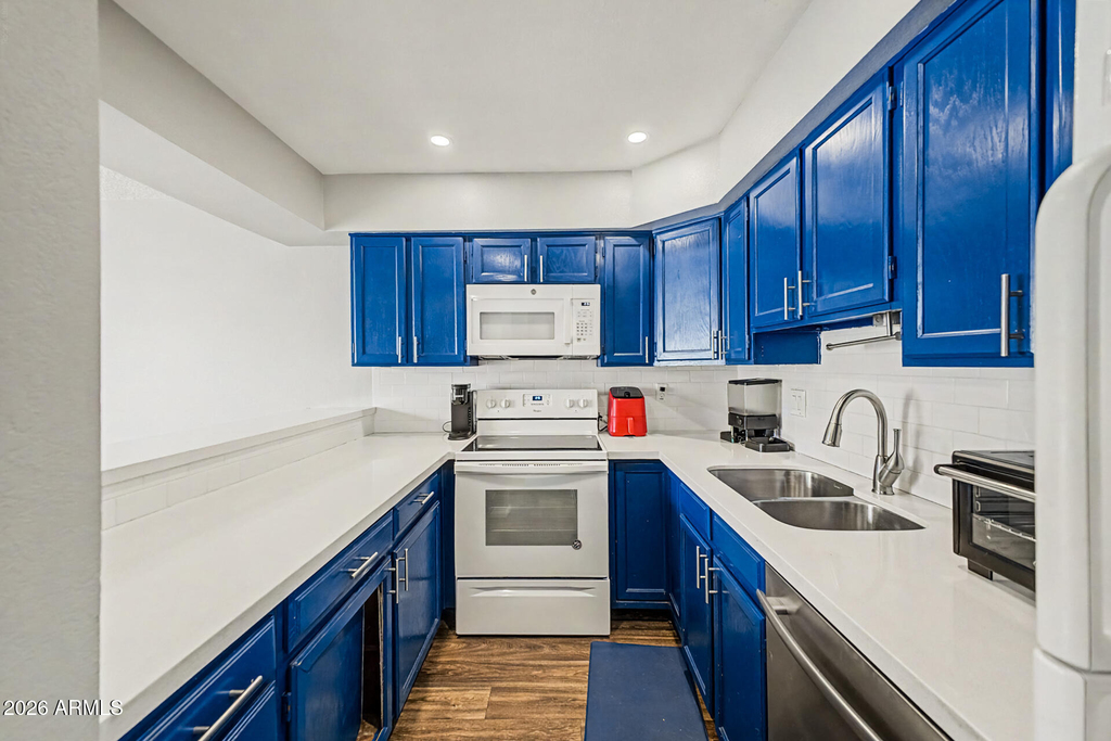 2121 S Pennington Street - Photo 1