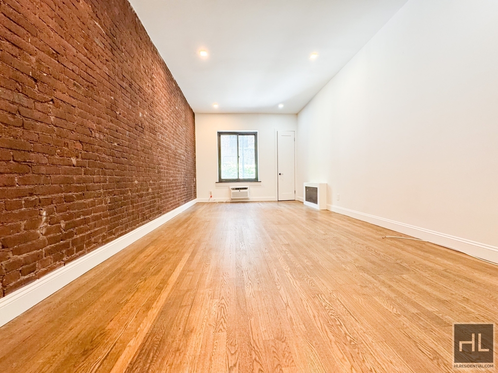 East 80th Street - Photo 0