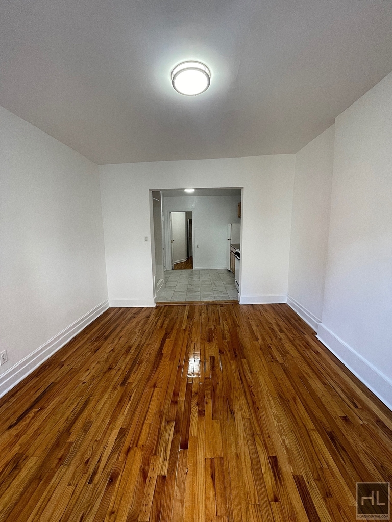 East 89 Street - Photo 2