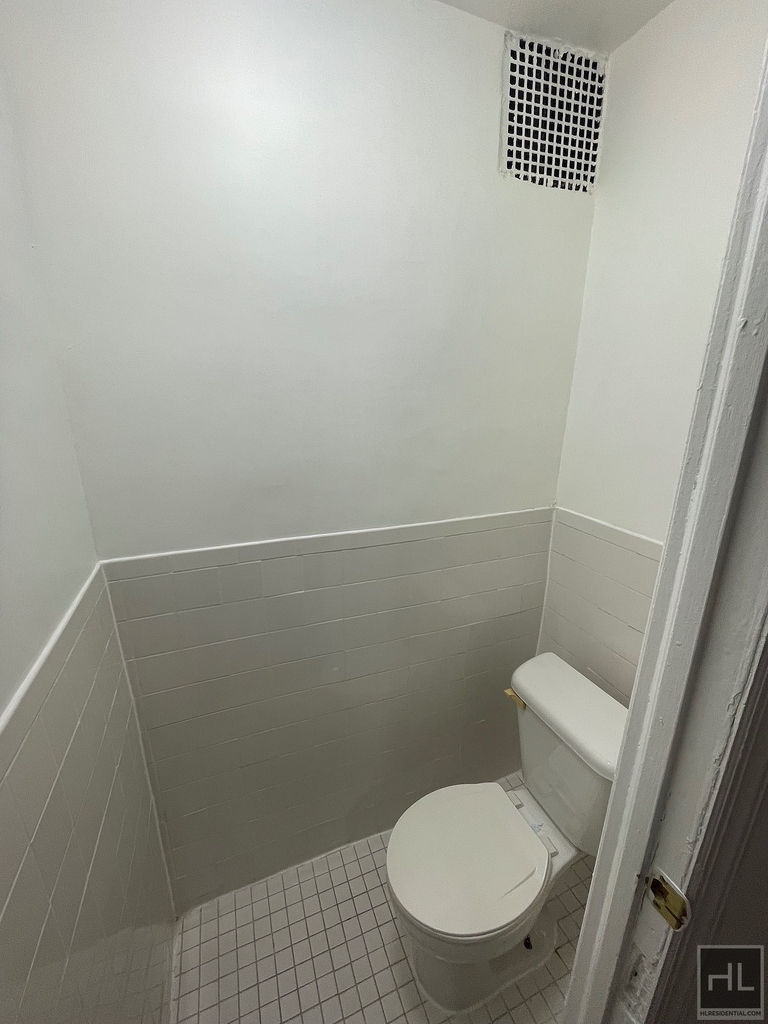 East 89 Street - Photo 10
