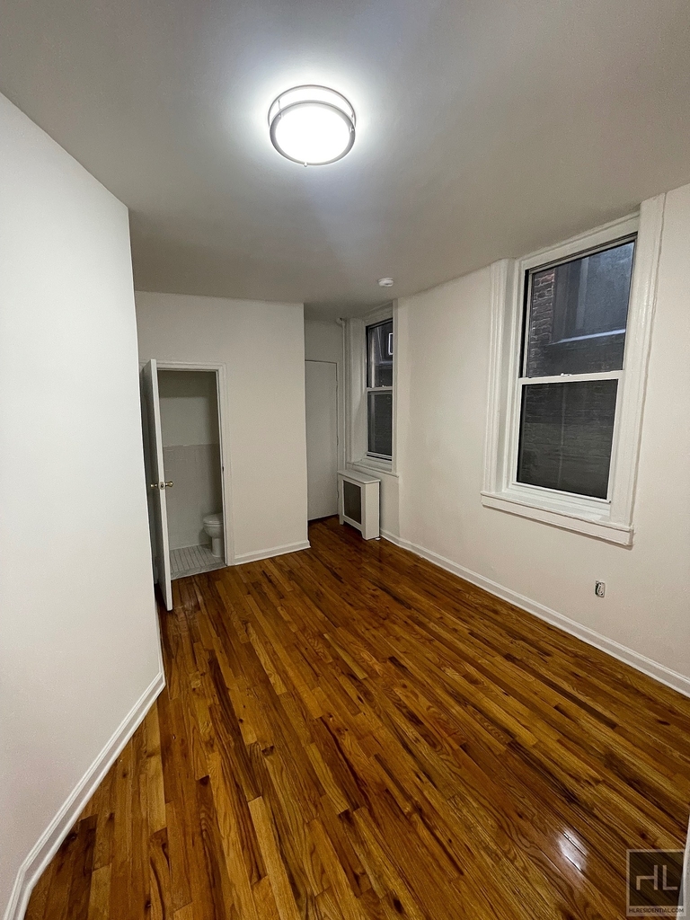 East 89 Street - Photo 3