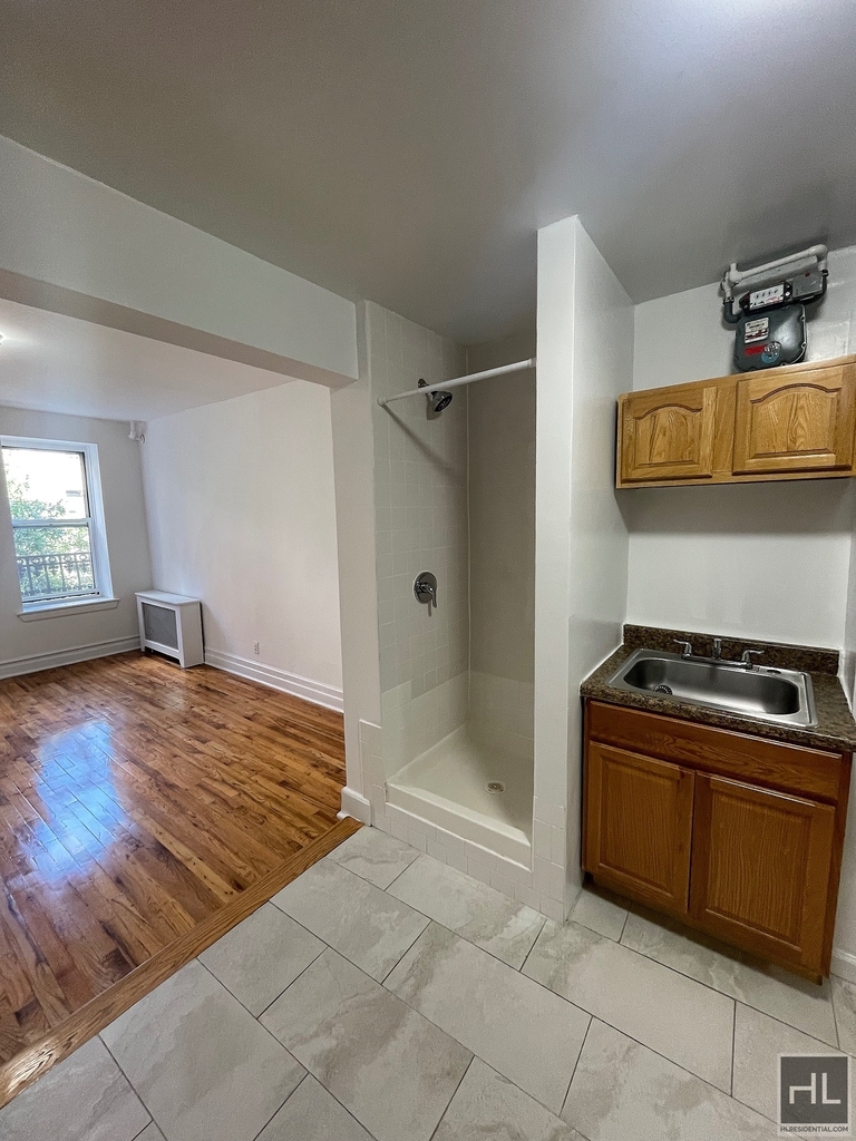 East 89 Street - Photo 7