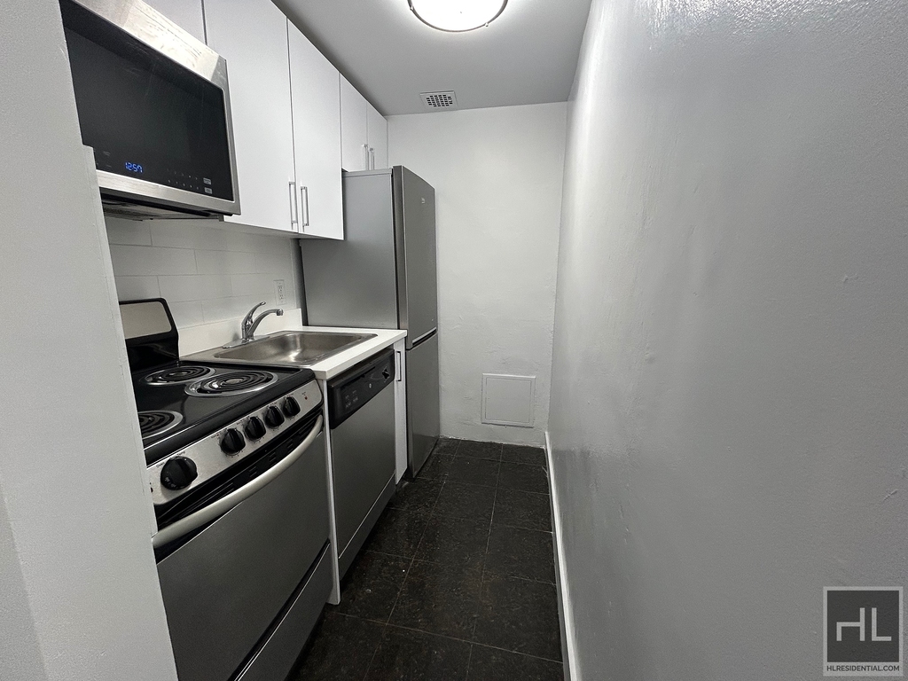 West 73rd Street - Photo 3