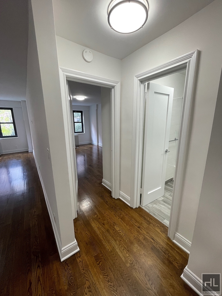 East 56 Street - Photo 9