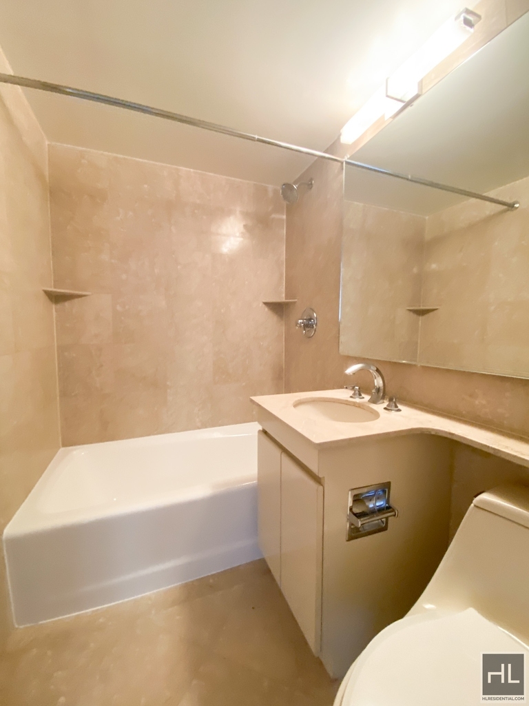 East 63 Street - Photo 4