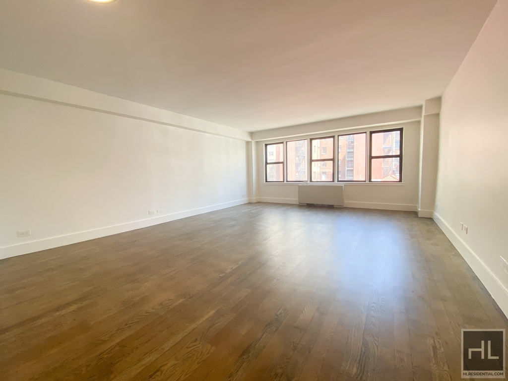East 63 Street - Photo 0