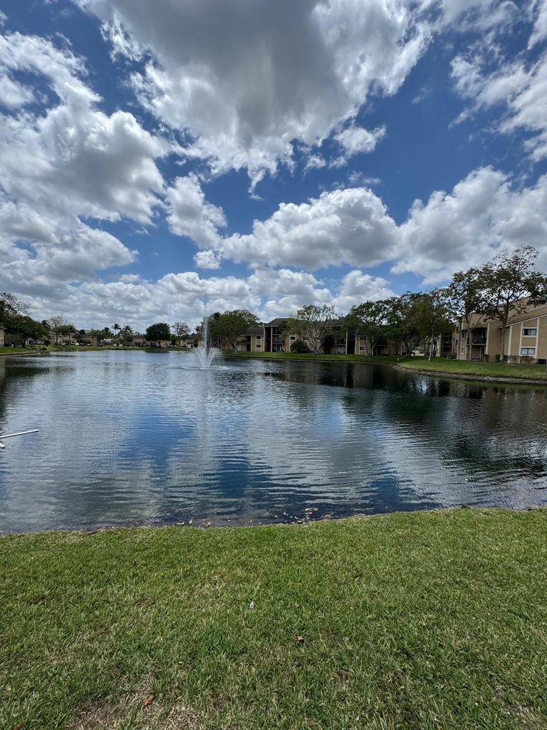 300 Palm Circle W - Photo 4