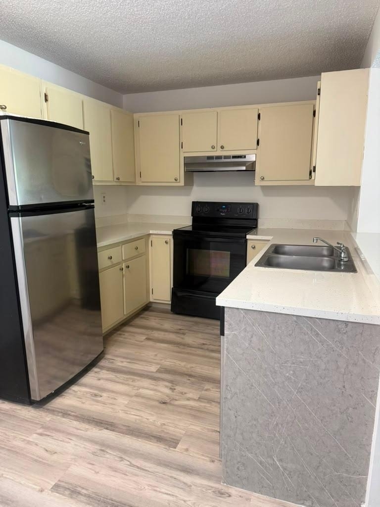 300 Palm Circle W - Photo 1