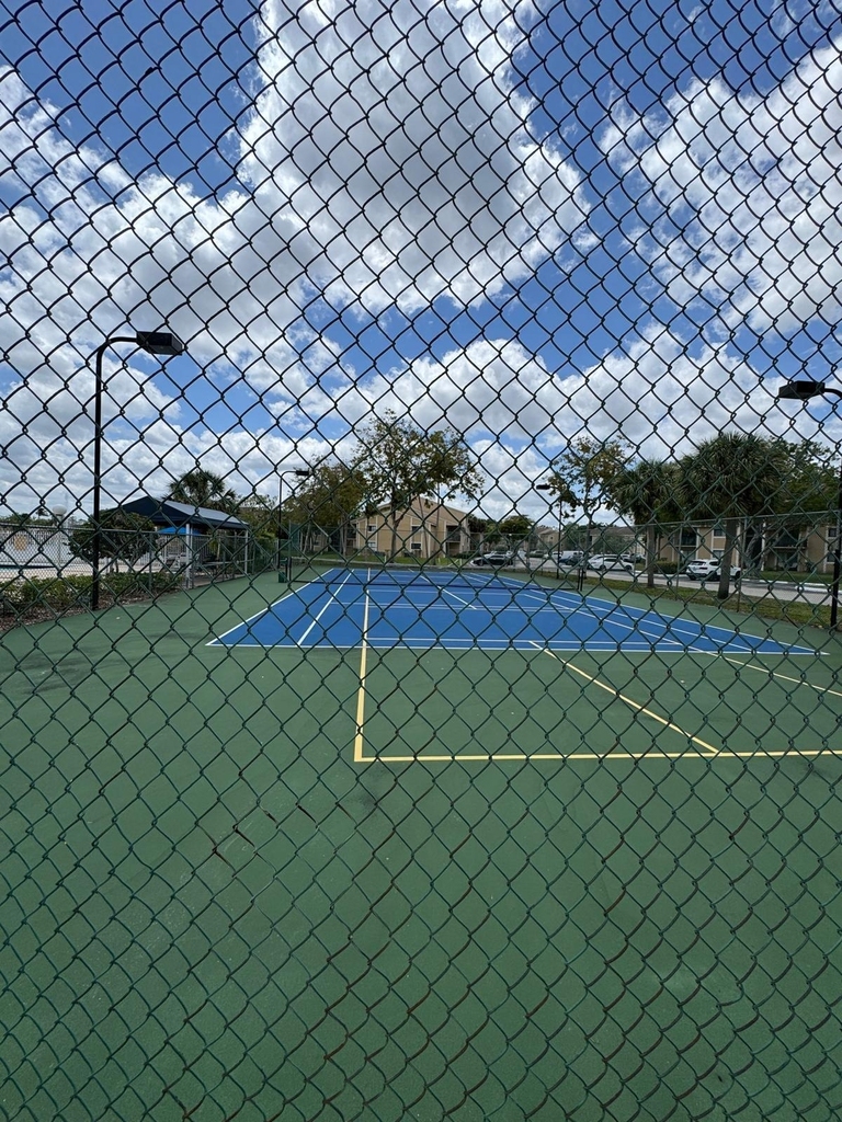 300 Palm Circle W - Photo 5