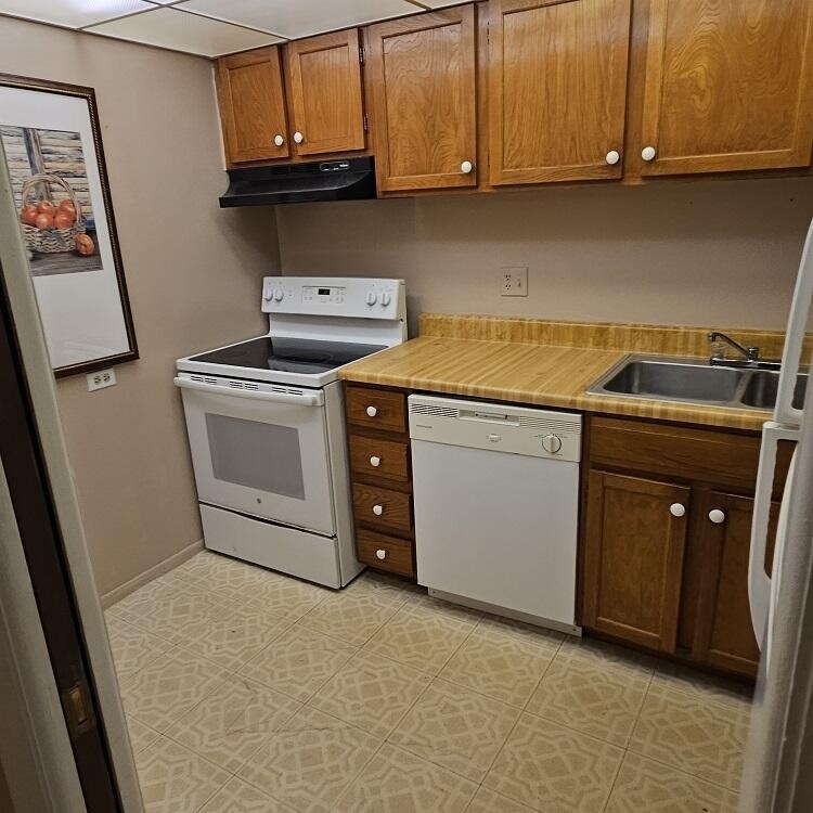 3690 Inverrary Drive - Photo 8