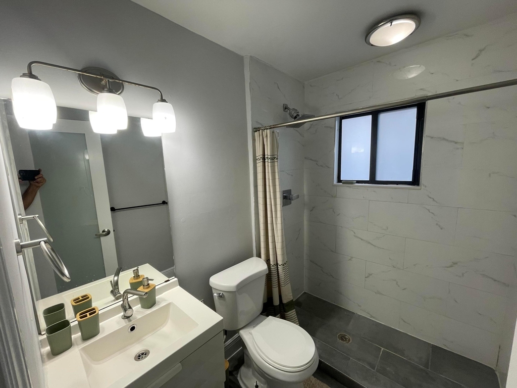824 Ne 4th Street - Photo 1