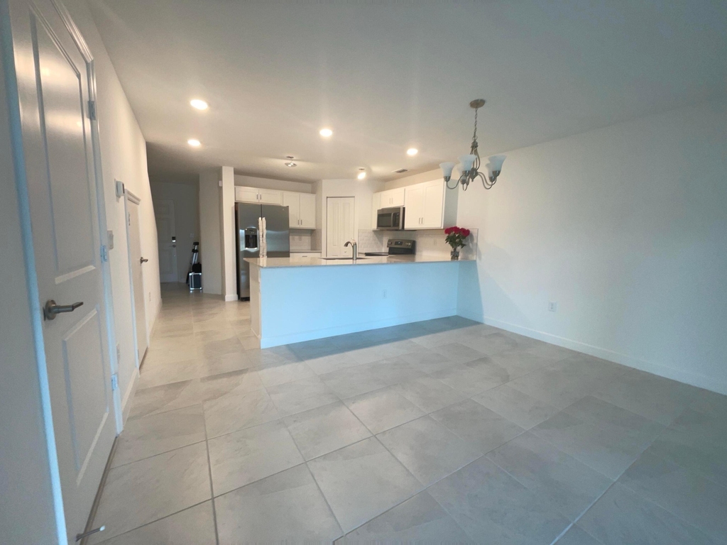6907 Broadwater Lane - Photo 2