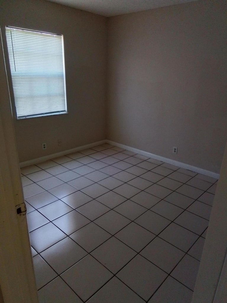 1535 Se Royal Green Circle - Photo 17