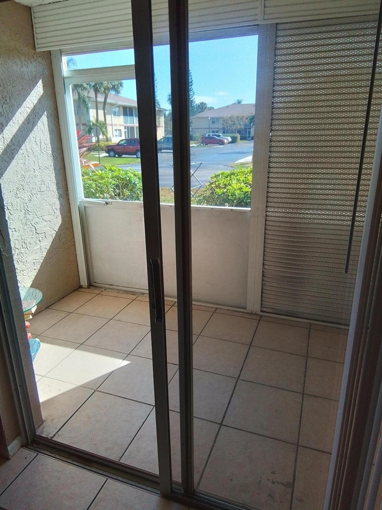 1535 Se Royal Green Circle - Photo 9