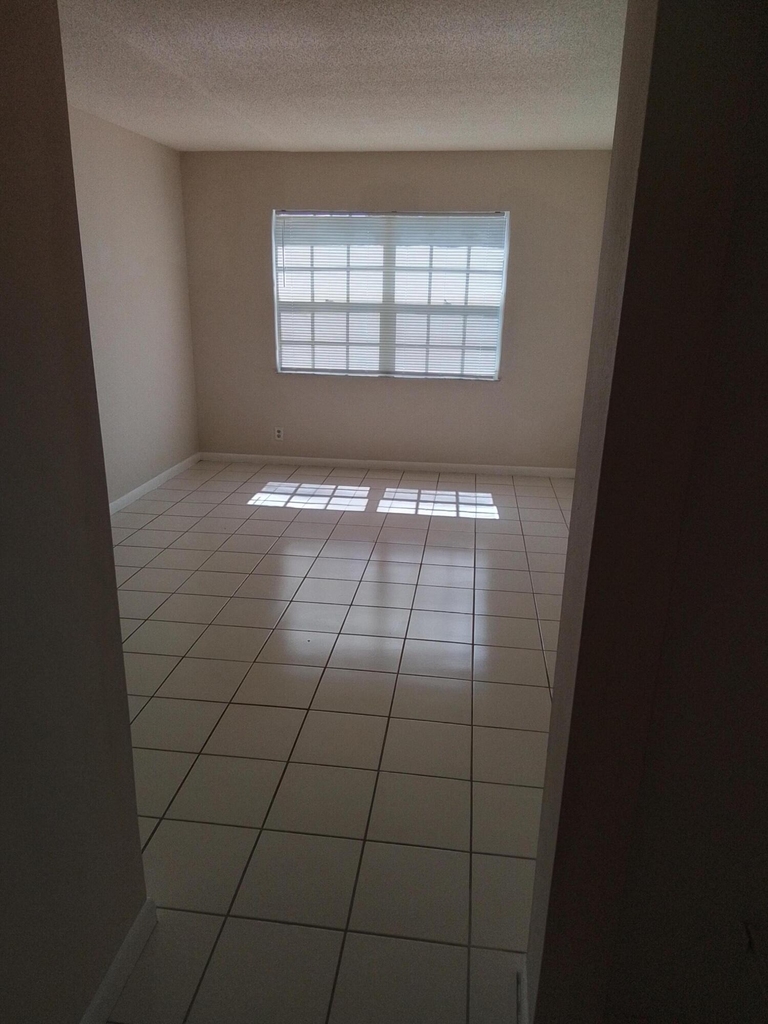 1535 Se Royal Green Circle - Photo 11