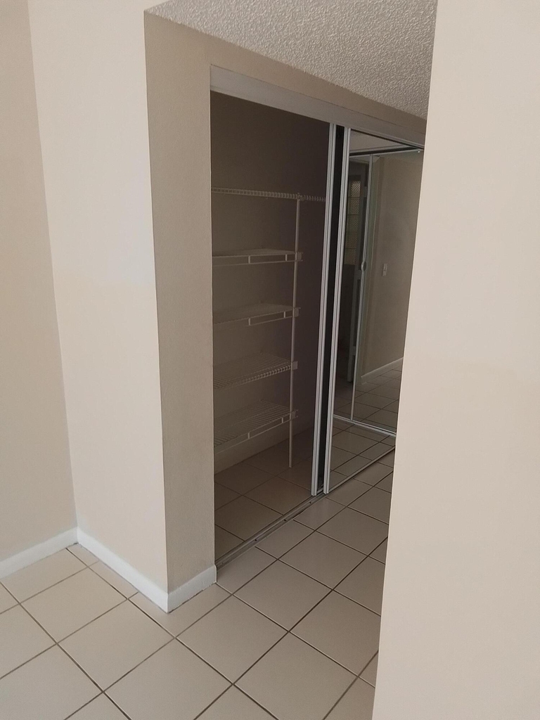 1535 Se Royal Green Circle - Photo 13