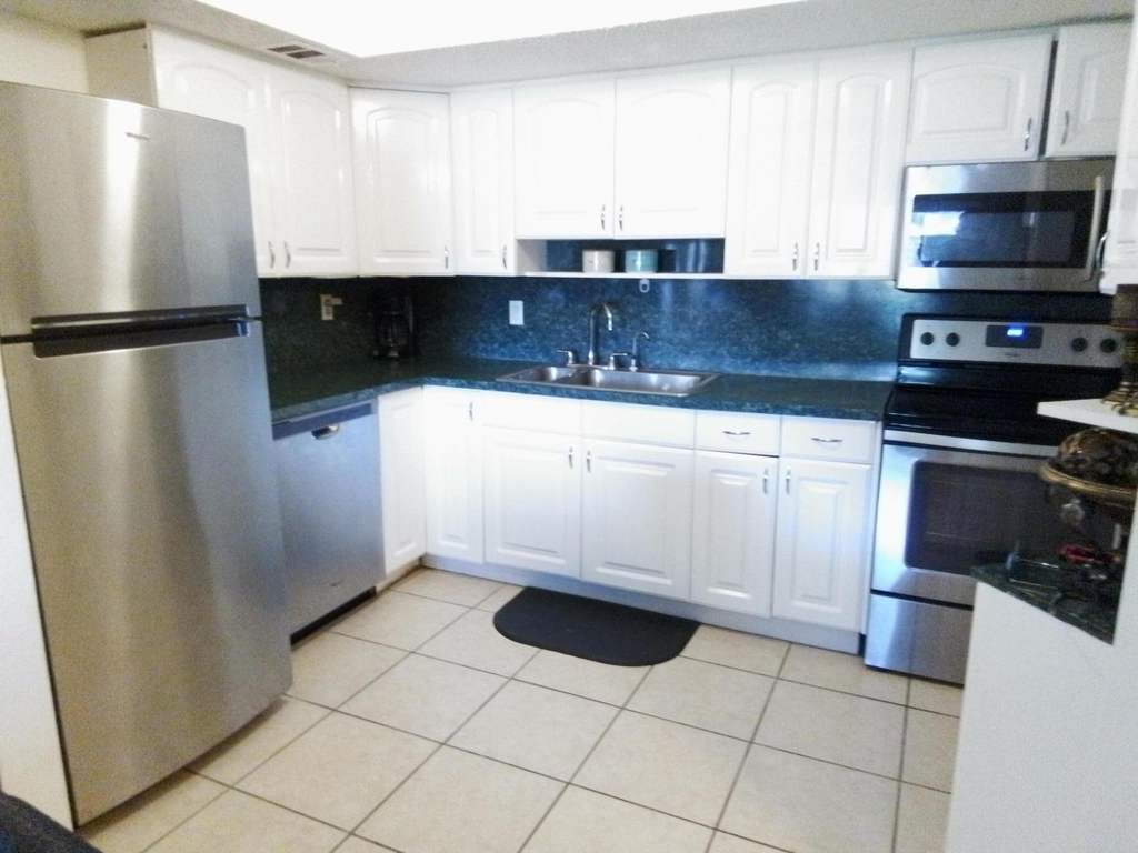 1535 Se Royal Green Circle - Photo 4