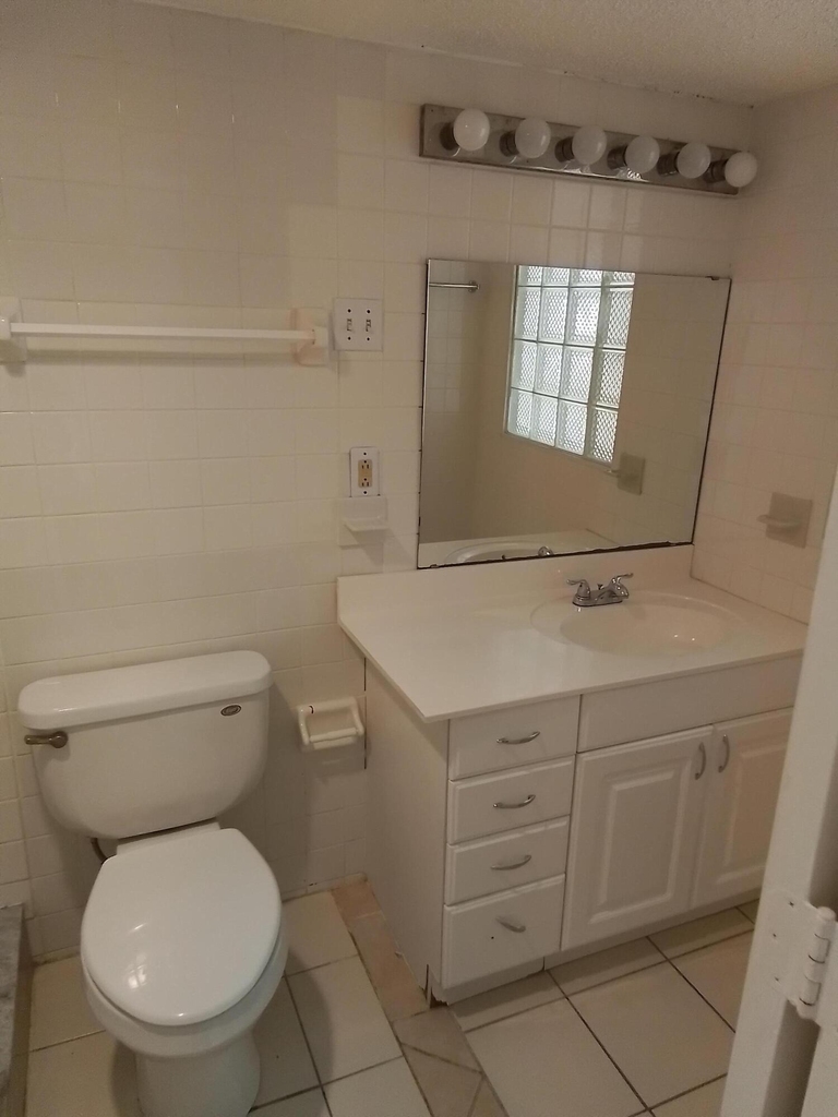 1535 Se Royal Green Circle - Photo 15