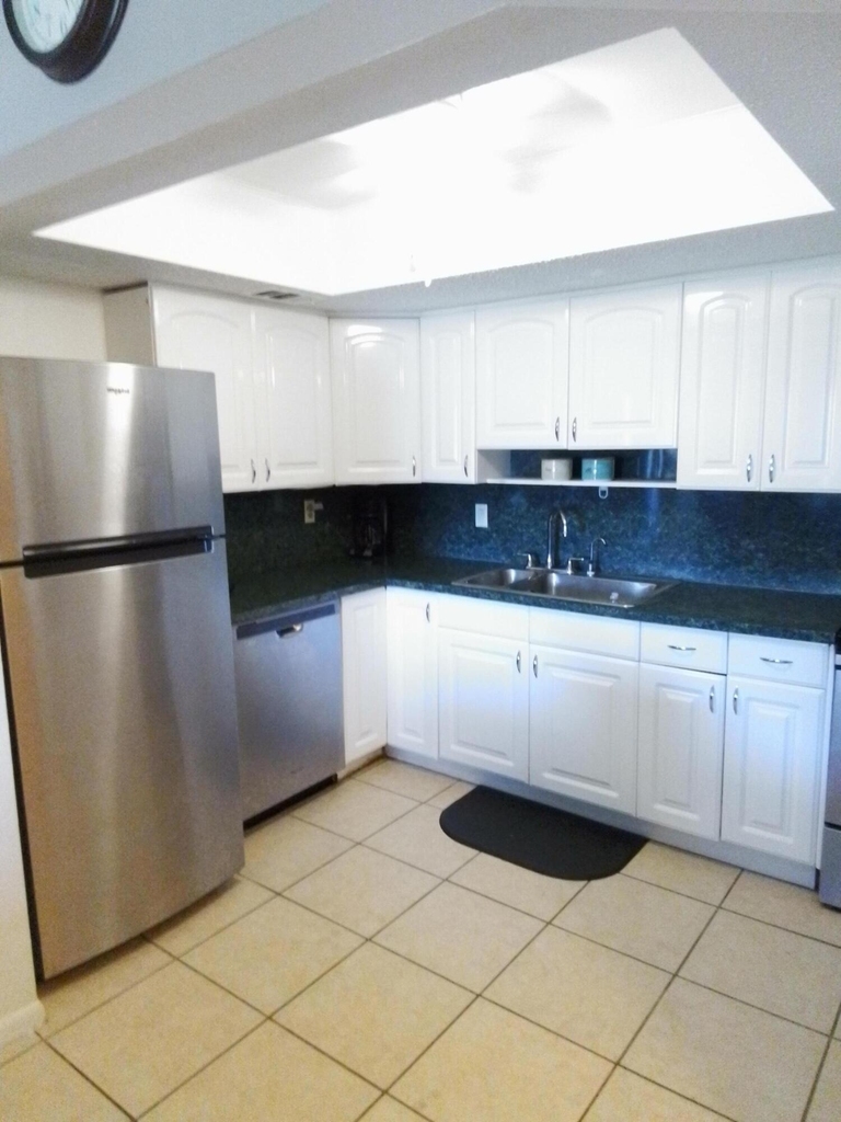 1535 Se Royal Green Circle - Photo 3