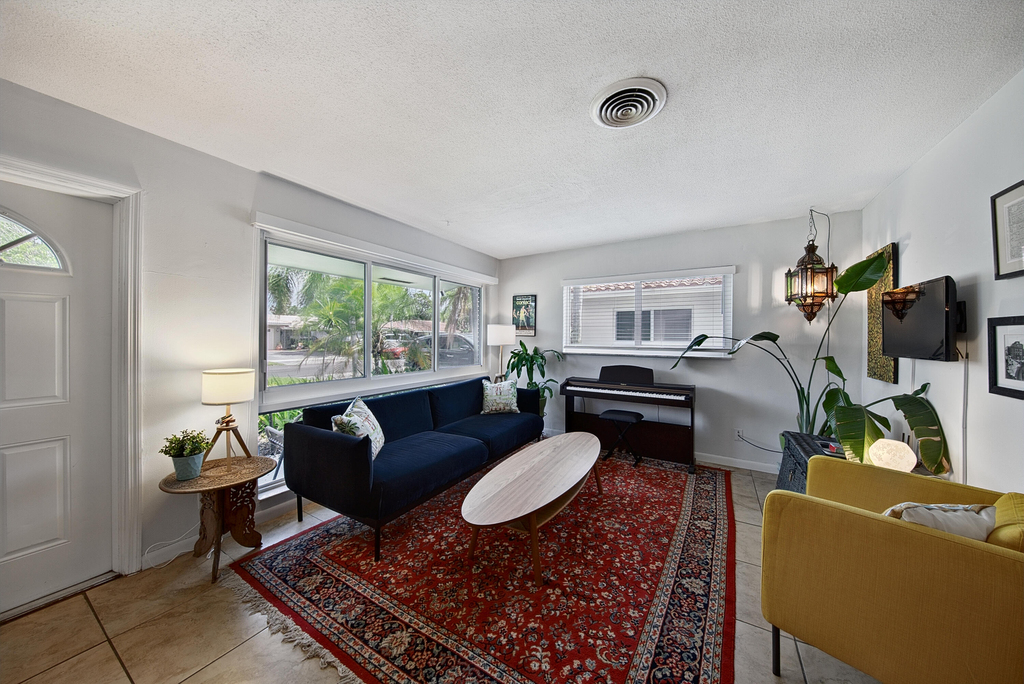 441 Se 1st Avenue - Photo 1