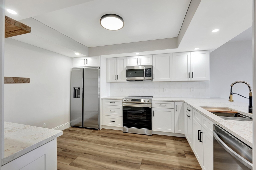 2900 Ne 14th St Causeway - Photo 3