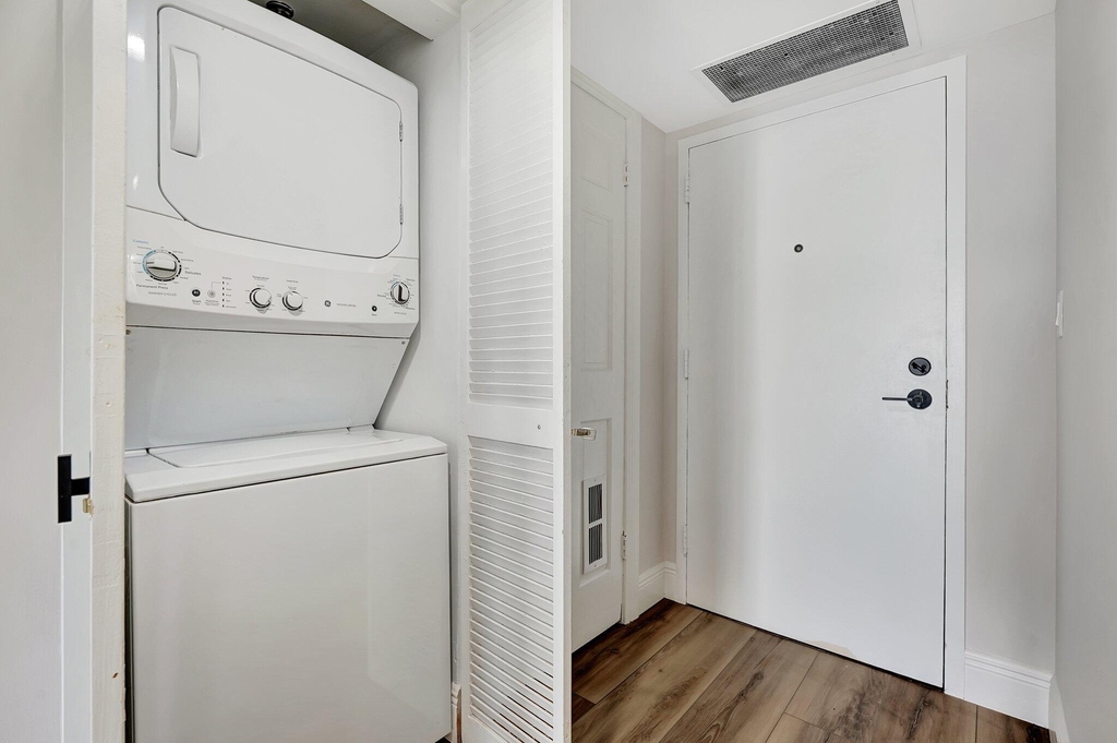 2900 Ne 14th St Causeway - Photo 1