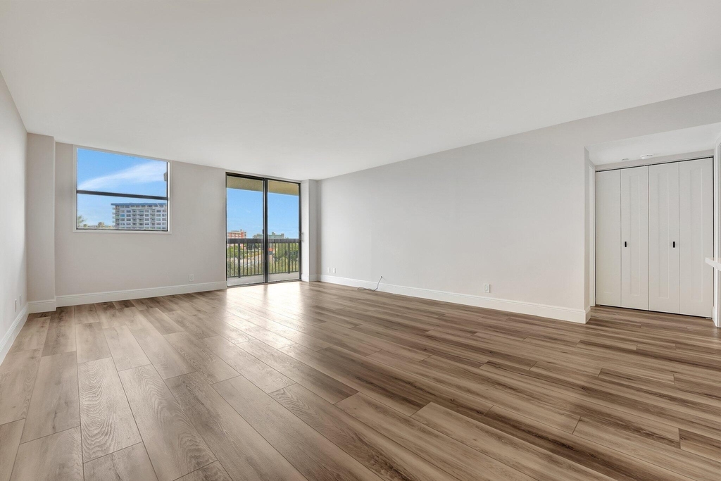 2900 Ne 14th St Causeway - Photo 8