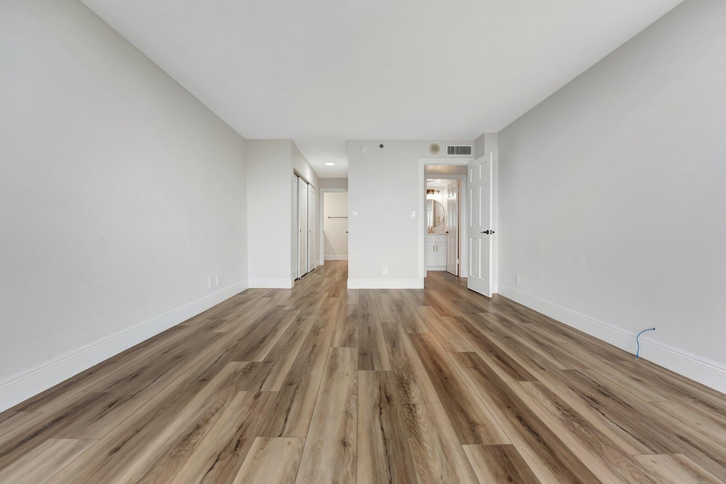 2900 Ne 14th St Causeway - Photo 13