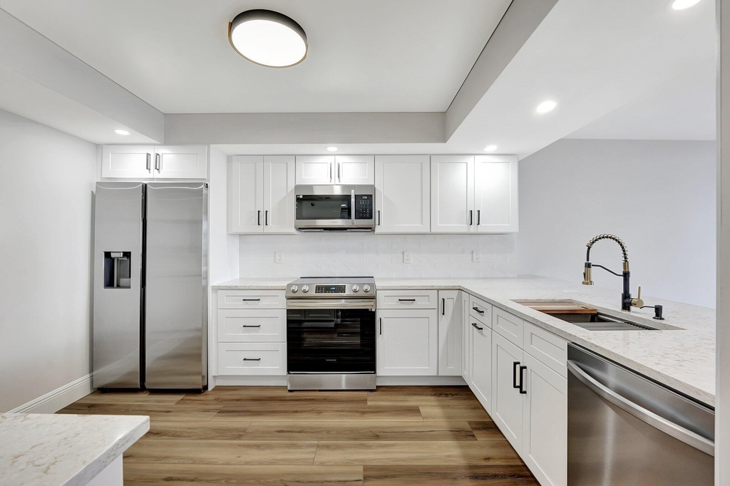 2900 Ne 14th St Causeway - Photo 4