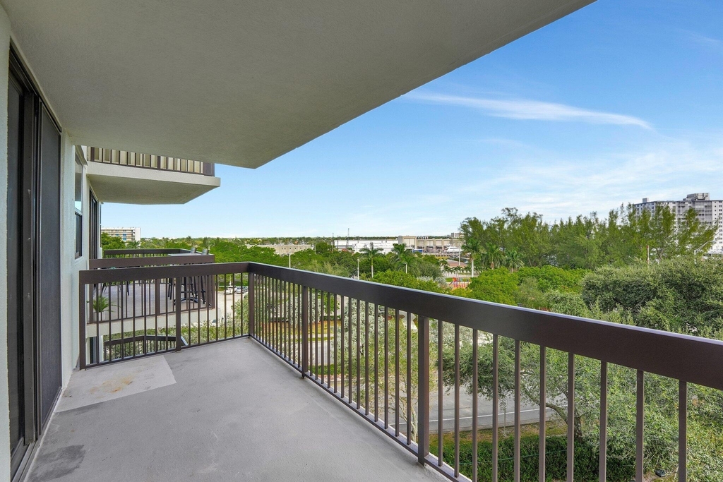 2900 Ne 14th St Causeway - Photo 31